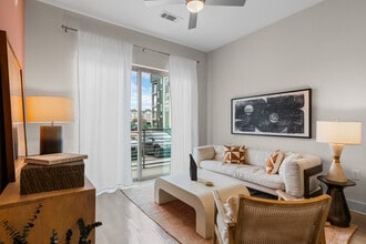 Luxia Preston in Plano, TX - Foto de edificio - Interior Photo