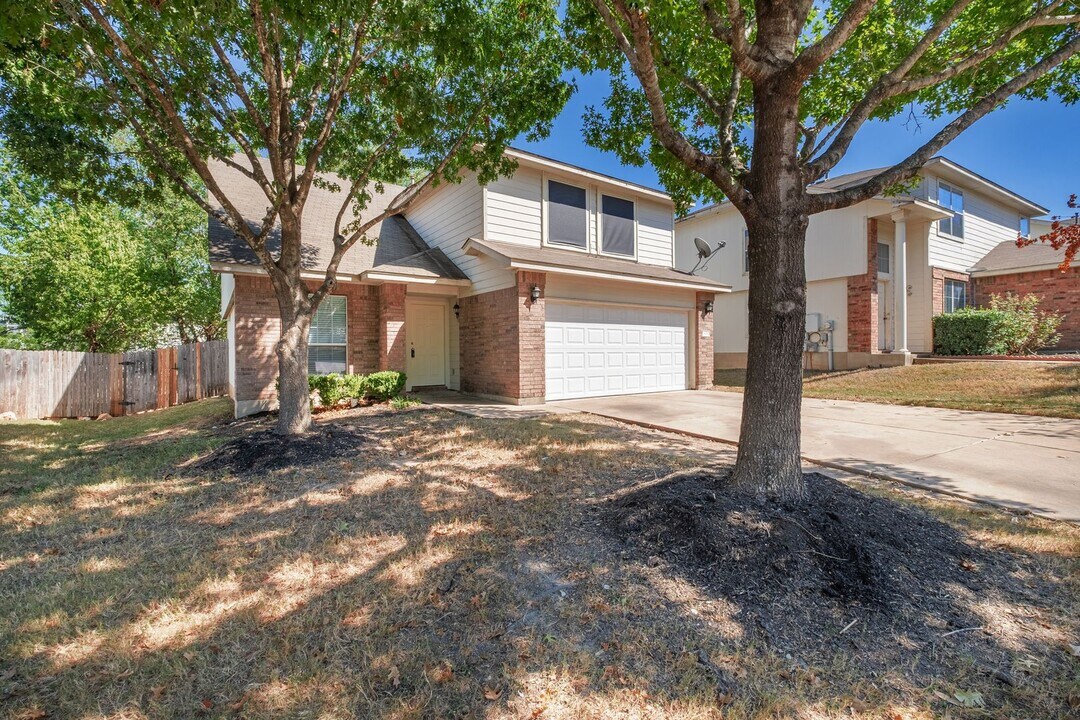 808 Flatters Way in Pflugerville, TX - Building Photo