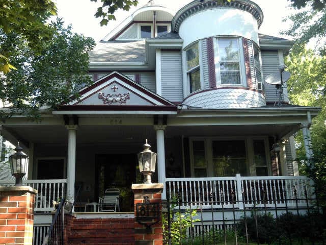 814 W Wood St, Unit 2 in Decatur, IL - Building Photo