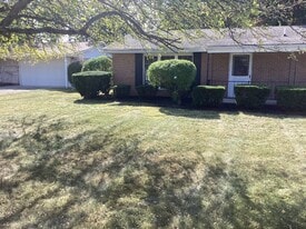 495 Meadow Ln in Marion, OH - Building Photo