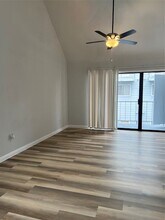 14550 Fonmeadow Dr, Unit 1106 in Houston, TX - Foto de edificio - Building Photo