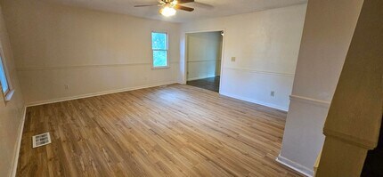 5097 Hutchins St in Winston-Salem, NC - Building Photo - Building Photo