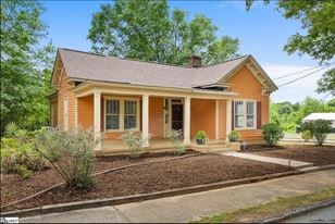 413 W Market St in Anderson, SC - Building Photo