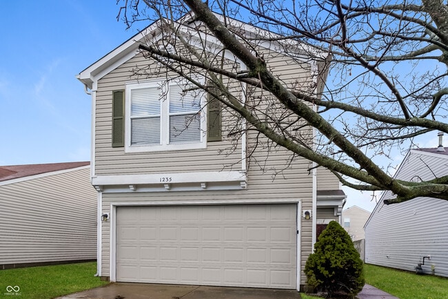 property at 1235 Porchester Ln