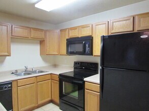 21020 Harbor Ln in St. Robert, MO - Building Photo - Building Photo