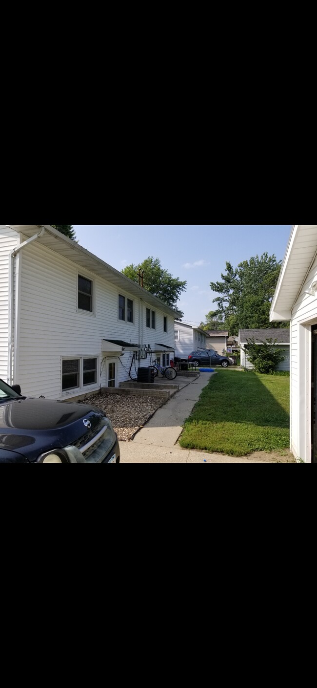 1502 Delta Dr in Cedar Falls, IA - Building Photo - Building Photo