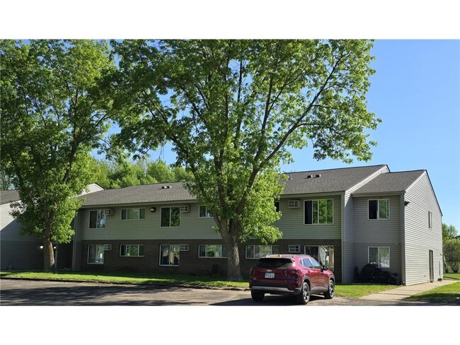 808 Hills Ave in Jackson, MN - Building Photo - Building Photo