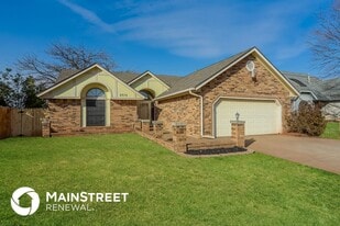 2713 Amber St in Moore, OK - Building Photo