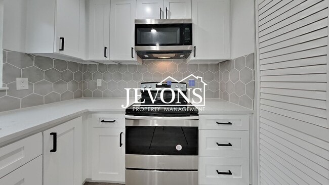6114 N 49th St in Tacoma, WA - Building Photo - Building Photo