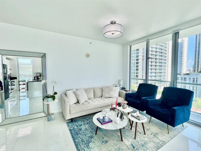 79 SW 12th St in Miami, FL - Building Photo - Building Photo