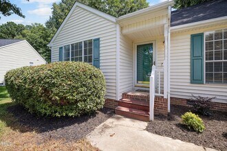 409 Vista Springs Cir in Holly Springs, NC - Building Photo - Building Photo