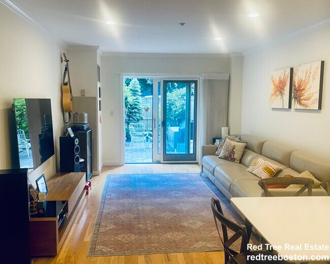 14 Saint Paul St, Unit 1