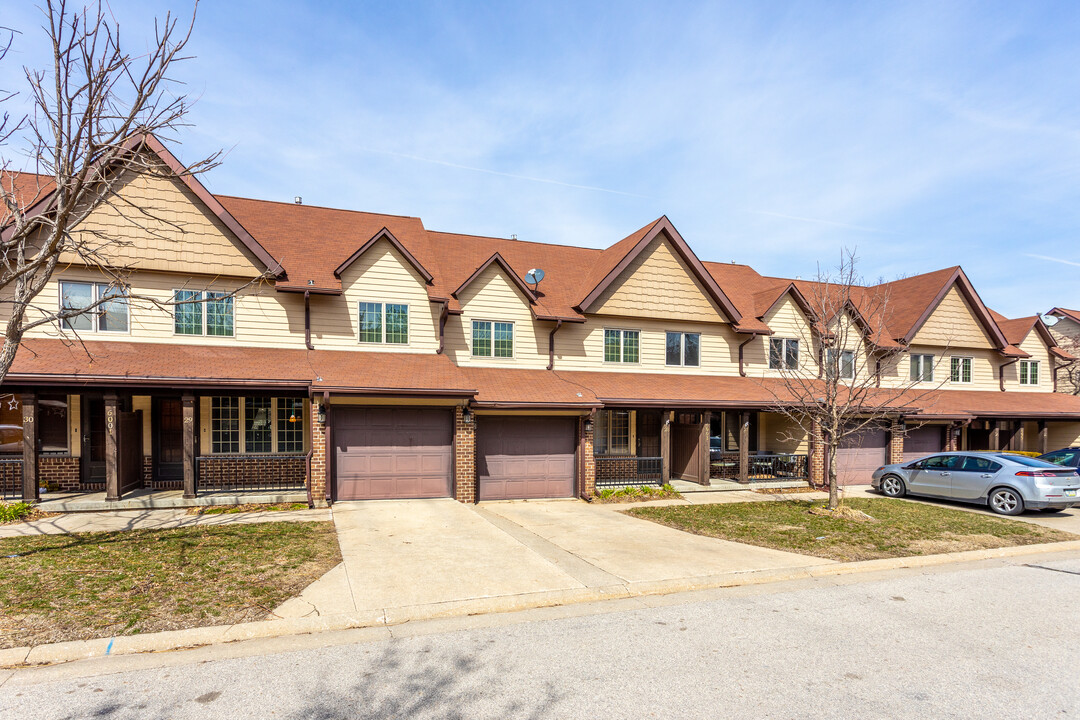 River Oaks Townhomes in Des Moines, IA - Building Photo