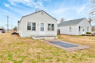 457 S McComas St in Wichita, KS - Foto de edificio - Building Photo