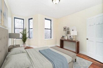 435 Marion St, Unit 3R in Brooklyn, NY - Foto de edificio - Building Photo