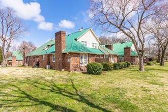 Hamilton Court Apartments in Murfreesboro, TN - Building Photo - Building Photo