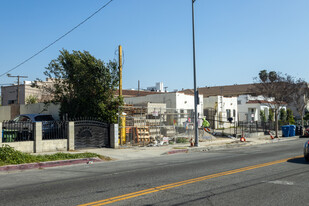 432 N Normandie Ave in Los Angeles, CA - Foto de edificio - Building Photo