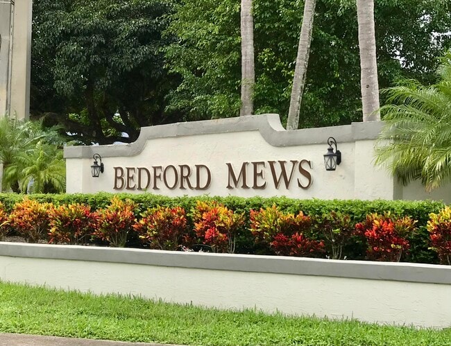2543 Bedford Mews Dr