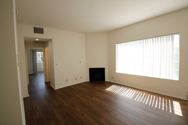 Fulton Apartments in Sherman Oaks, CA - Building Photo - Building Photo