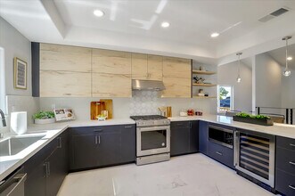 914 Everett Ave in Oakland, CA - Foto de edificio - Building Photo