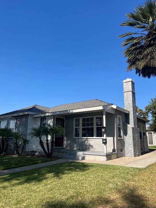 5613 Via Corona St in Los Angeles, CA - Building Photo