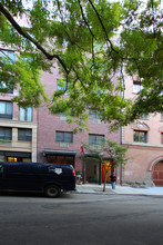 190 Elizabeth St in New York, NY - Building Photo - Building Photo