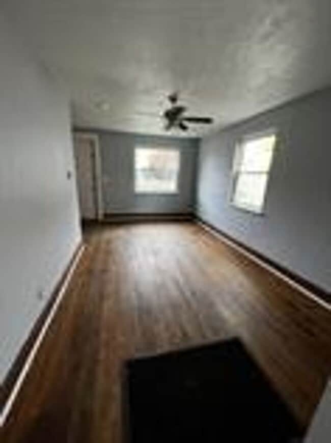 1313 Fletcher Ave in Dunbar, WV - Building Photo - Building Photo