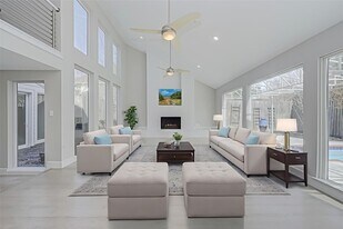 915 Daria Dr in Houston, TX - Building Photo