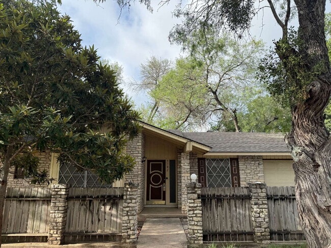 5702 Ben Casey Dr in San Antonio, TX - Building Photo - Building Photo