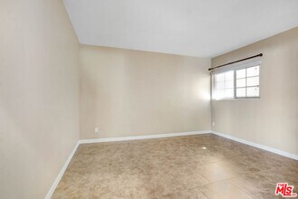 2623 S Beverly Dr in Los Angeles, CA - Foto de edificio - Building Photo