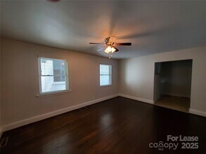 2302 Chesterfield Ave in Charlotte, NC - Building Photo - Building Photo