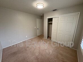 1937 Chinowth St in Visalia, CA - Building Photo - Building Photo