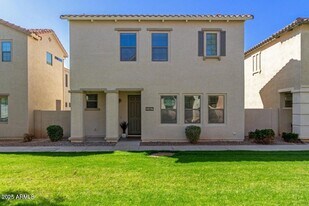 3467 S Falcon Dr in Gilbert, AZ - Building Photo