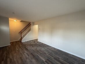 914 Anvil Rd in Fredericksburg, VA - Foto de edificio - Building Photo