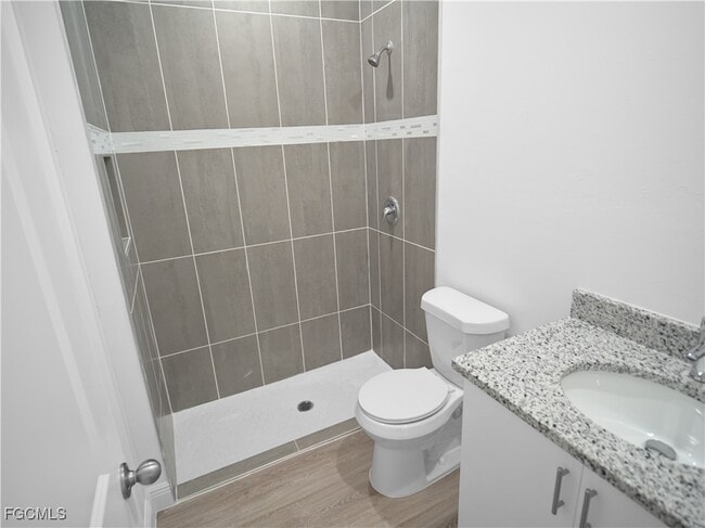 property at 6018 N Moss Cir