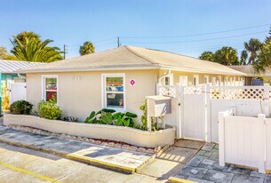 526 Corey Ave in St Pete Beach, FL - Building Photo