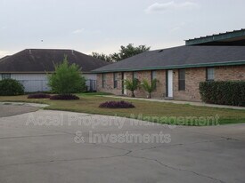 1201 W Carmen Ave in Edinburg, TX - Building Photo