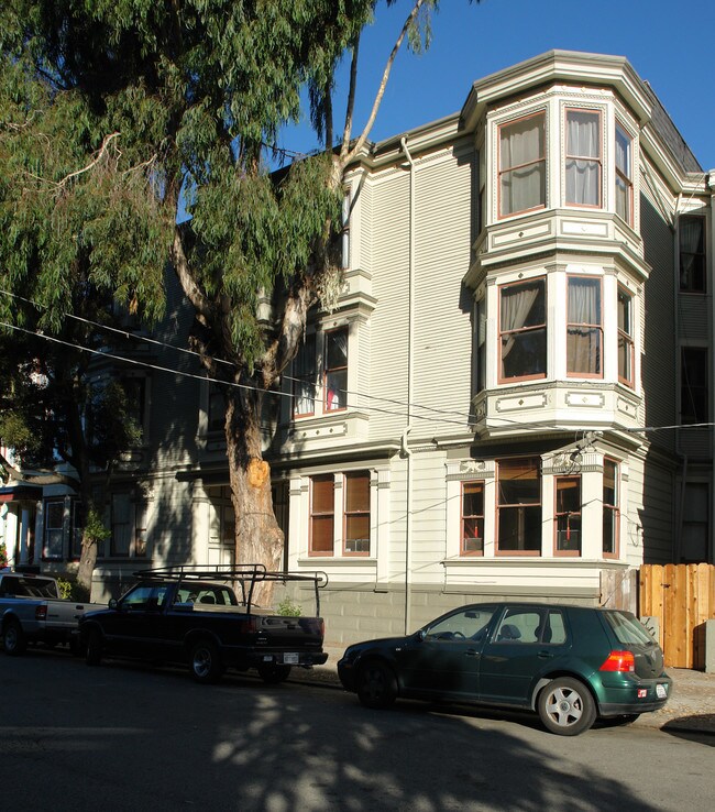 110 Beulah St in San Francisco, CA - Building Photo - Building Photo