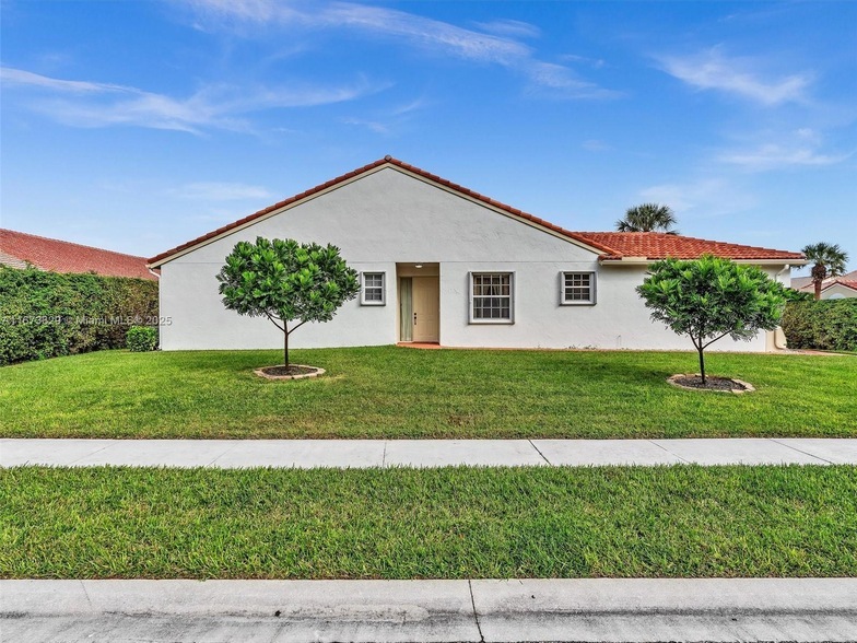 6277 Heliconia Rd in Delray Beach, FL - Building Photo