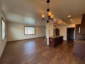 2050 Andress Ln in Lynden, WA - Building Photo - Building Photo