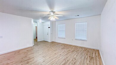 14100 Briarcreek Loop in Manor, TX - Building Photo - Building Photo