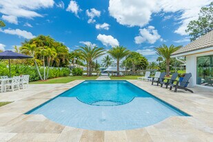 1967 NW Palmetto Terrace in Stuart, FL - Building Photo