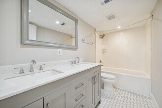 9602 Lawngate Dr in Houston, TX - Building Photo - Building Photo