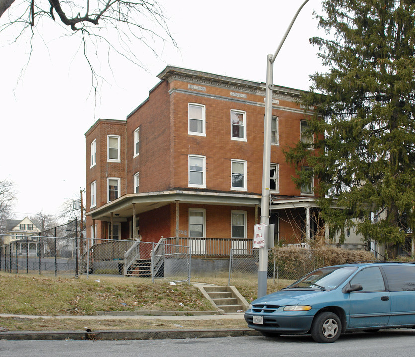 3028 Walbrook Ave in Baltimore, MD - Building Photo