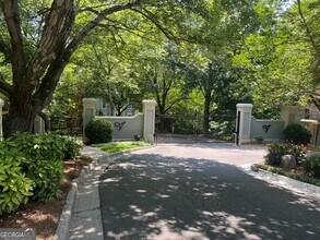 3071 Lenox Rd NE in Atlanta, GA - Building Photo - Building Photo