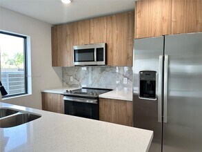 307 NW 13th Pl in Florida City, FL - Building Photo - Building Photo
