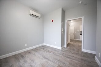 6899 Post Rd in North Kingstown, RI - Building Photo - Building Photo