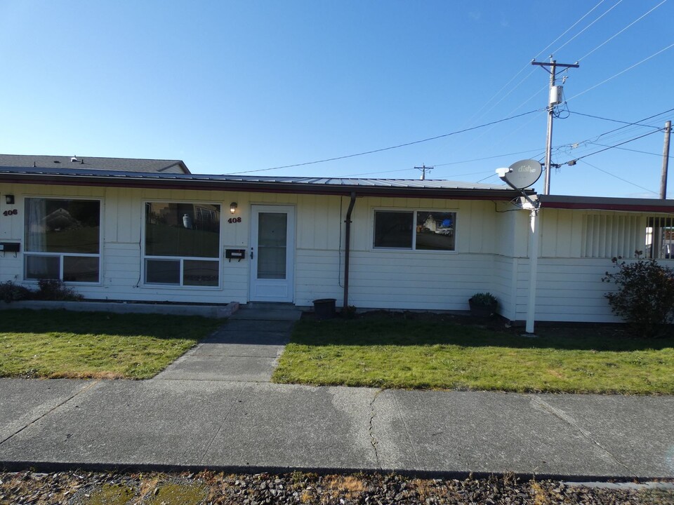 408 N Jones St in Port Angeles, WA - Building Photo