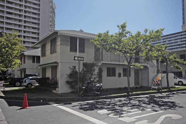 1825 Kahakai Dr in Honolulu, HI - Building Photo - Building Photo