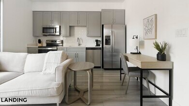 2250 McGregor Blvd, Unit 2119 in Ft. Myers, FL - Building Photo - Building Photo